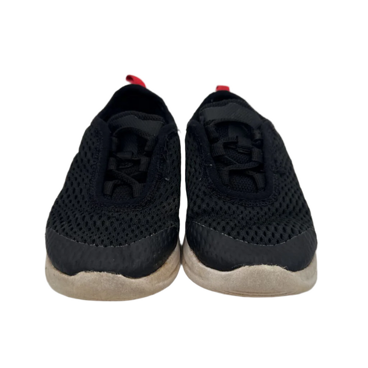 Slip On Sneakers / Red Swoosh