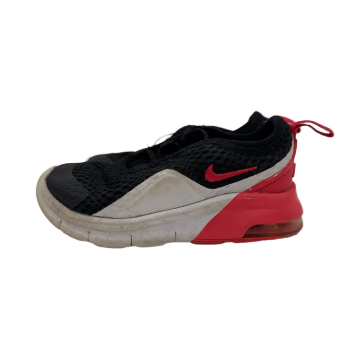 Slip On Sneakers / Red Swoosh