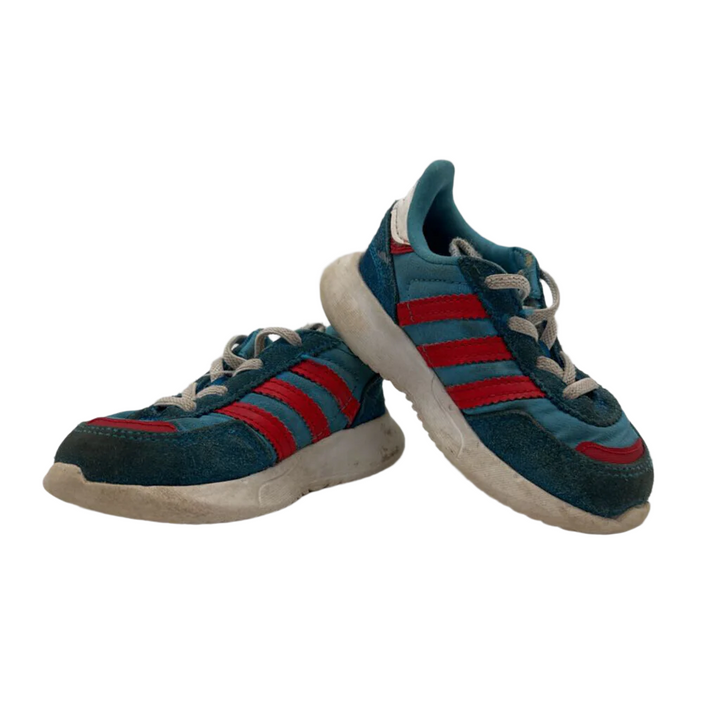 Slip On Sneakers / Red Stripes