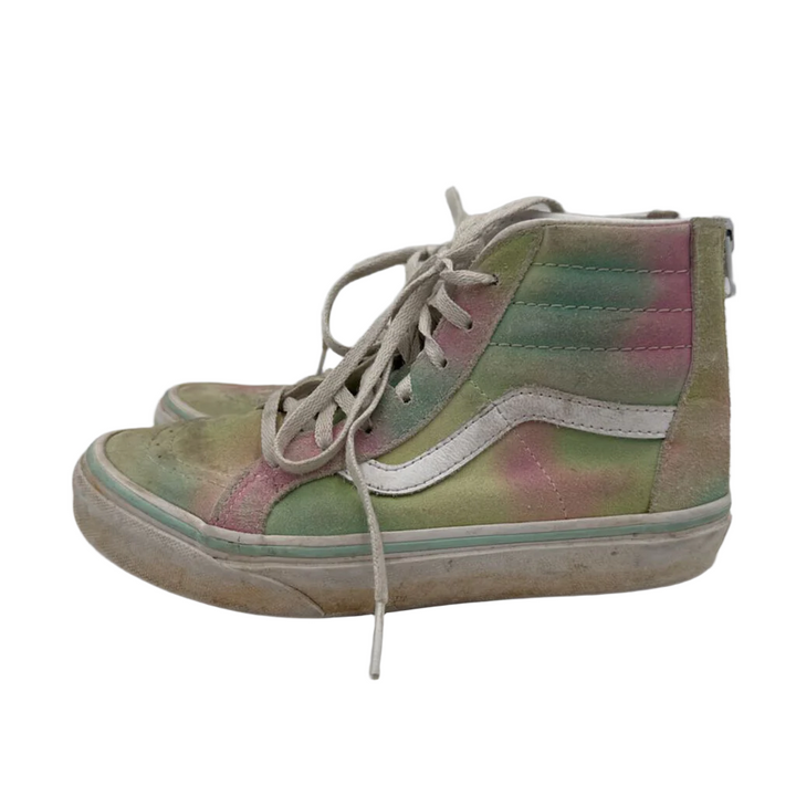 High-Top Lace up Sneaker