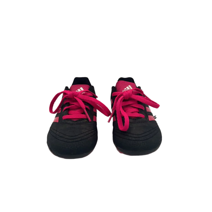 Soccer Cleats / Pink Stripes