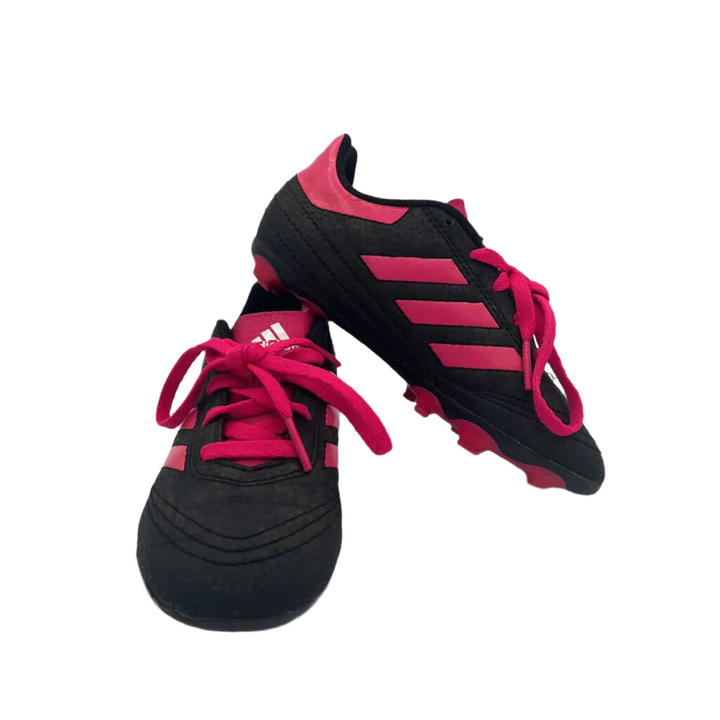 Soccer Cleats / Pink Stripes