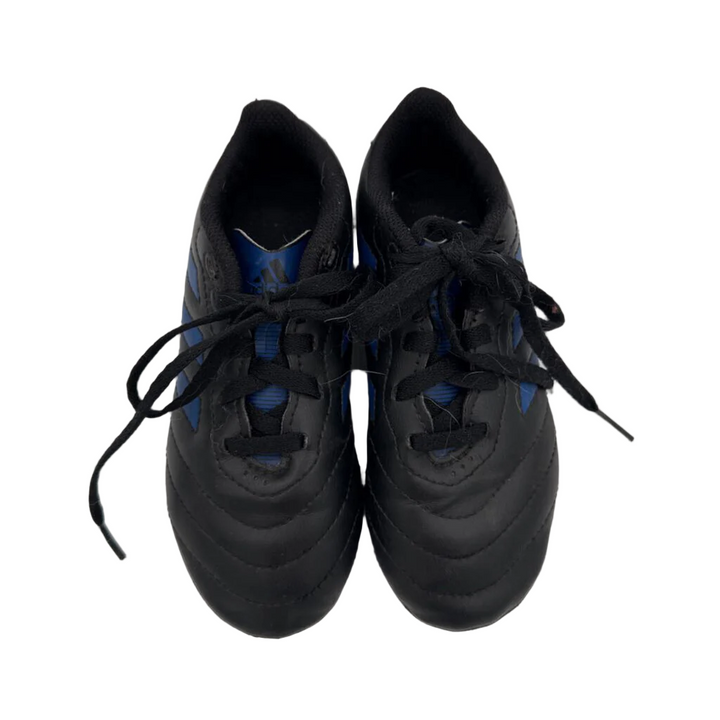 Soccer Cleats / Blue Stripes