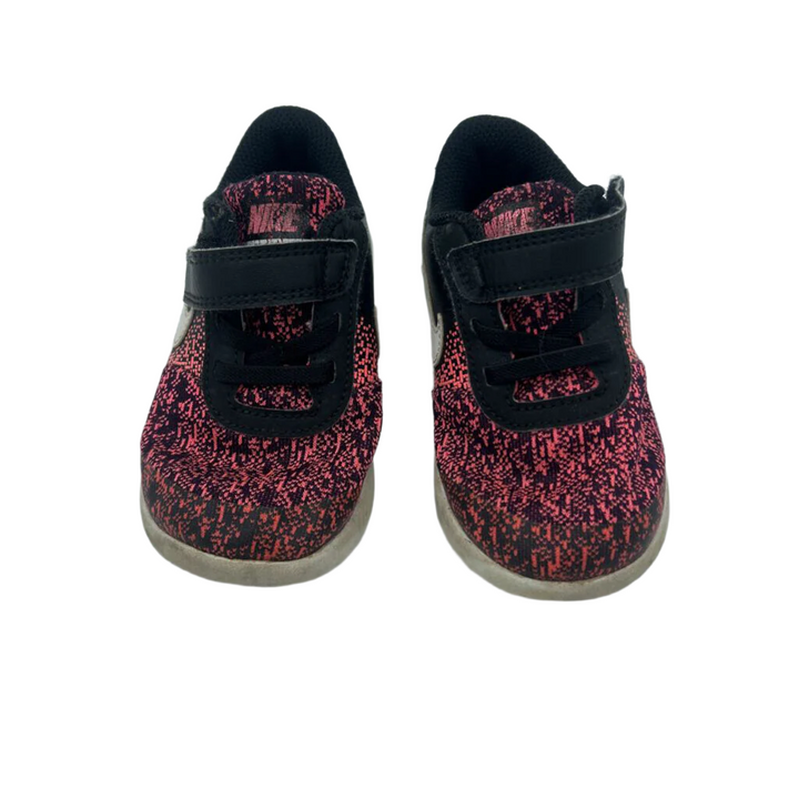 Velcro Sneakers / Swoosh