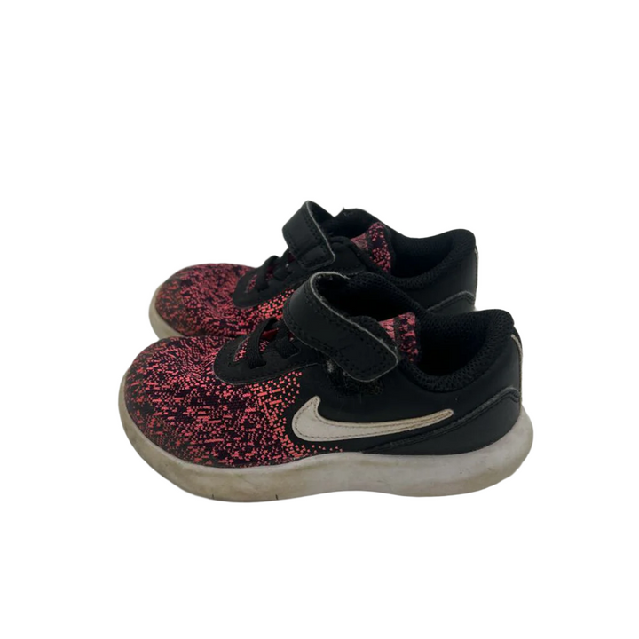 Velcro Sneakers / Swoosh