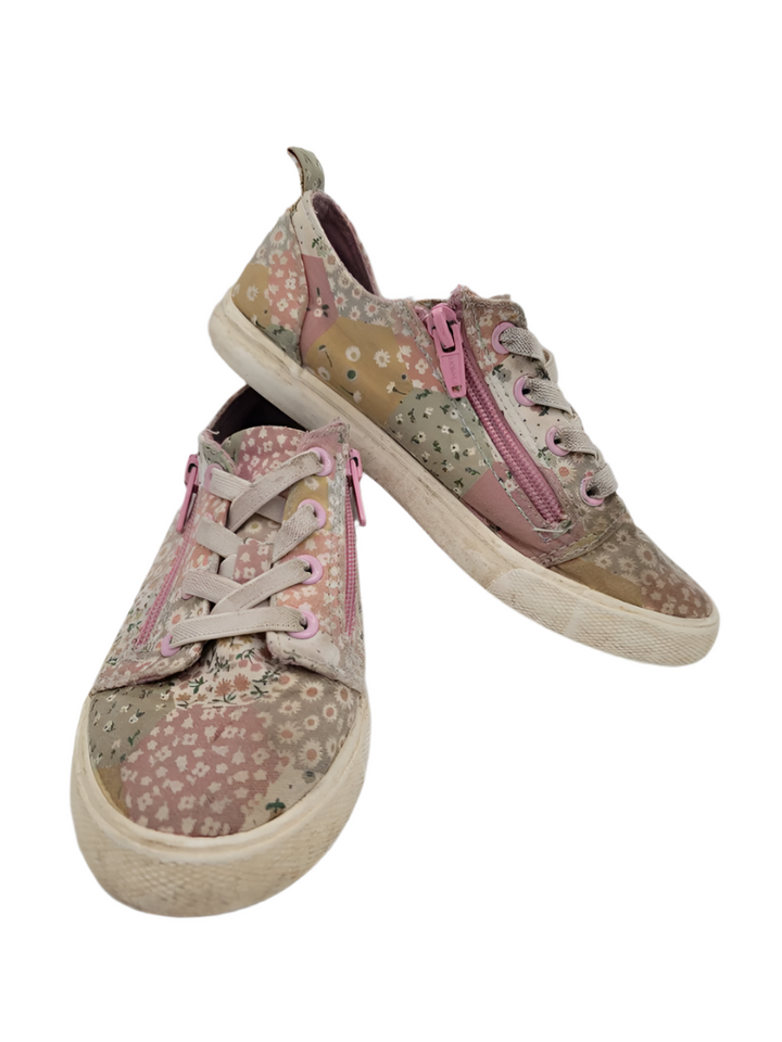 Slip on Sneaker/Zipper
