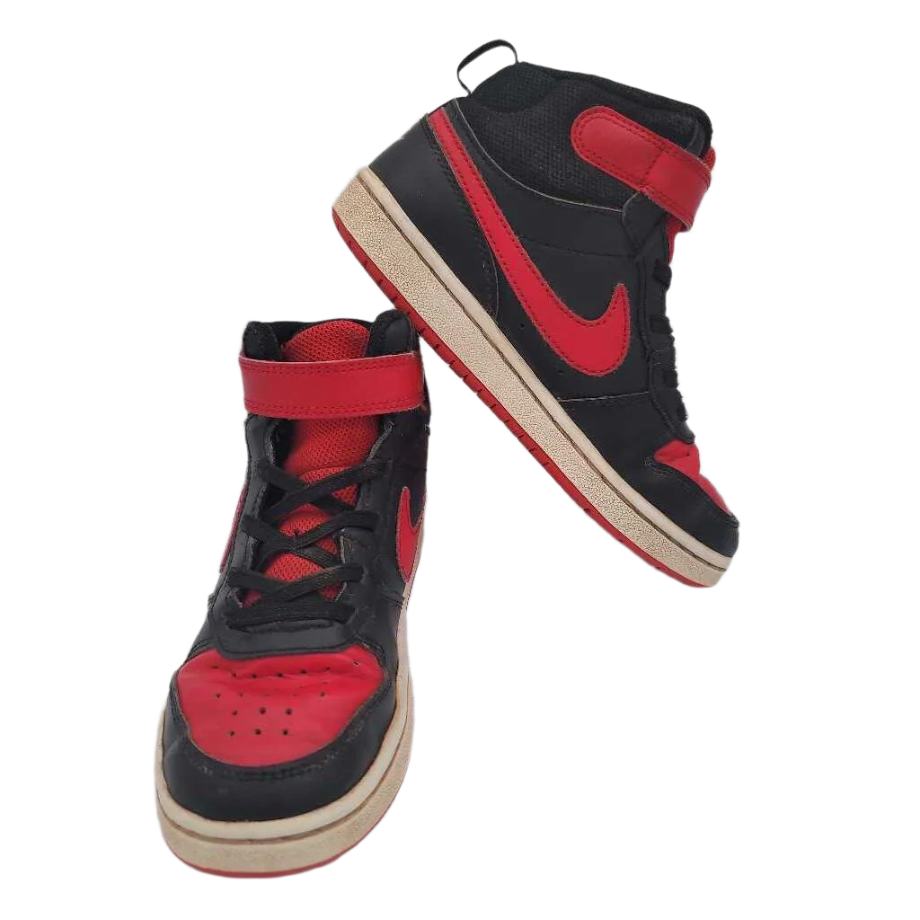 Nike Court Borough Mid