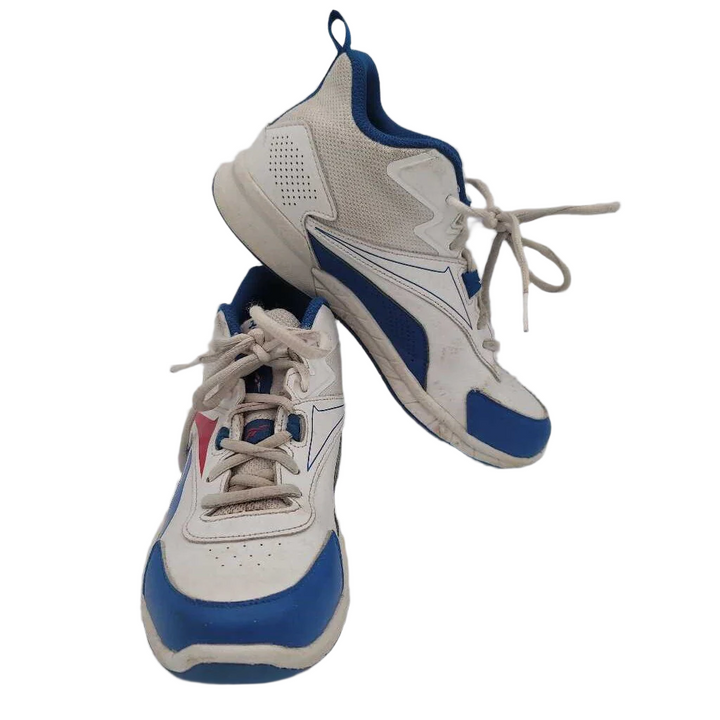 Lace Up Sneakers / Stripes
