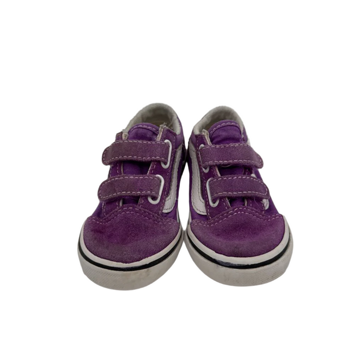 Velcro Sneaker / White Stripe