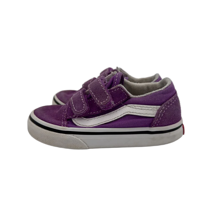 Velcro Sneaker / White Stripe