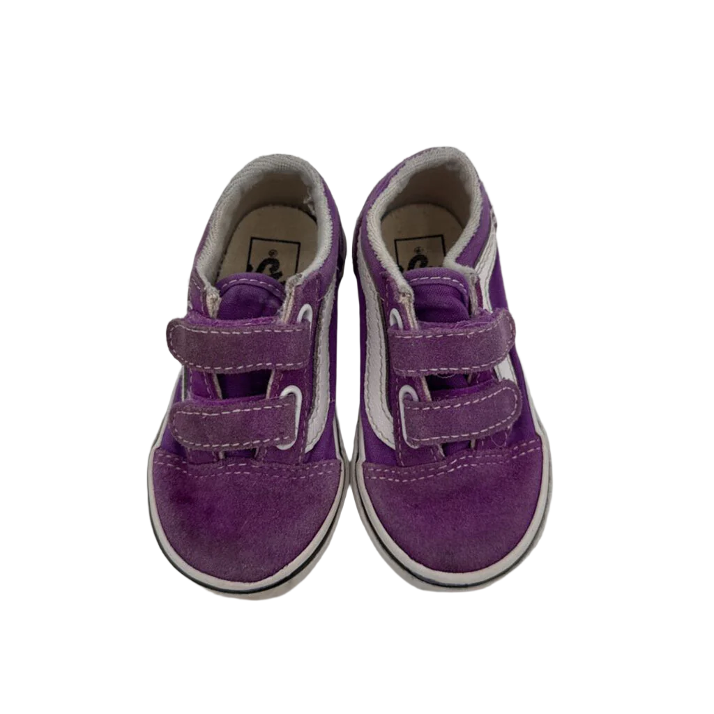 Velcro Sneaker / White Stripe
