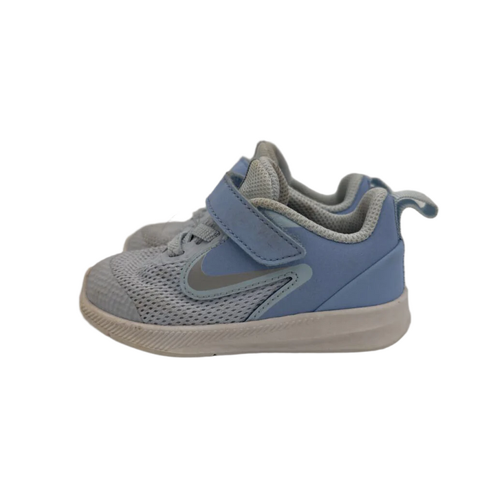 Velcro Sneakers / Swoosh