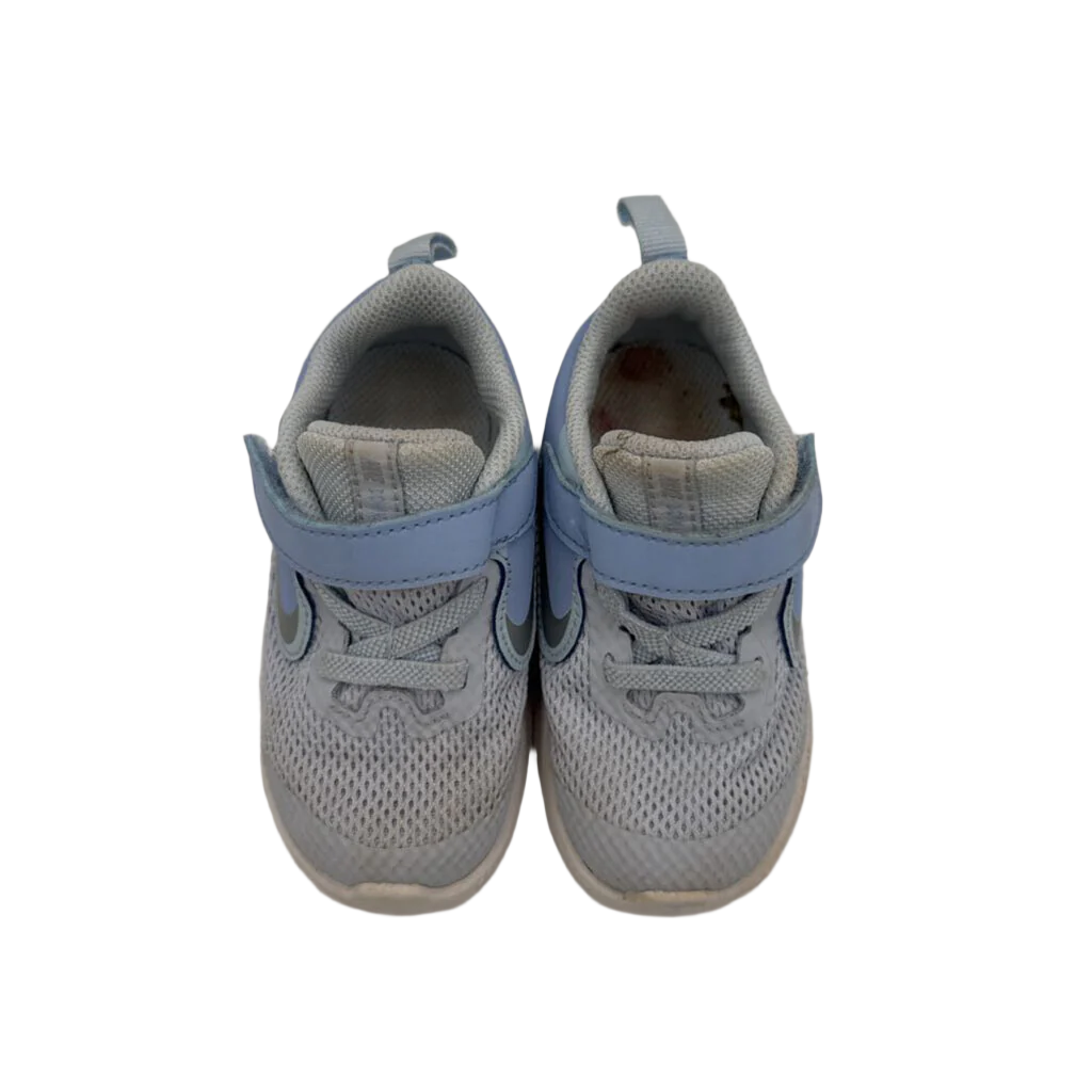 Velcro Sneakers / Swoosh