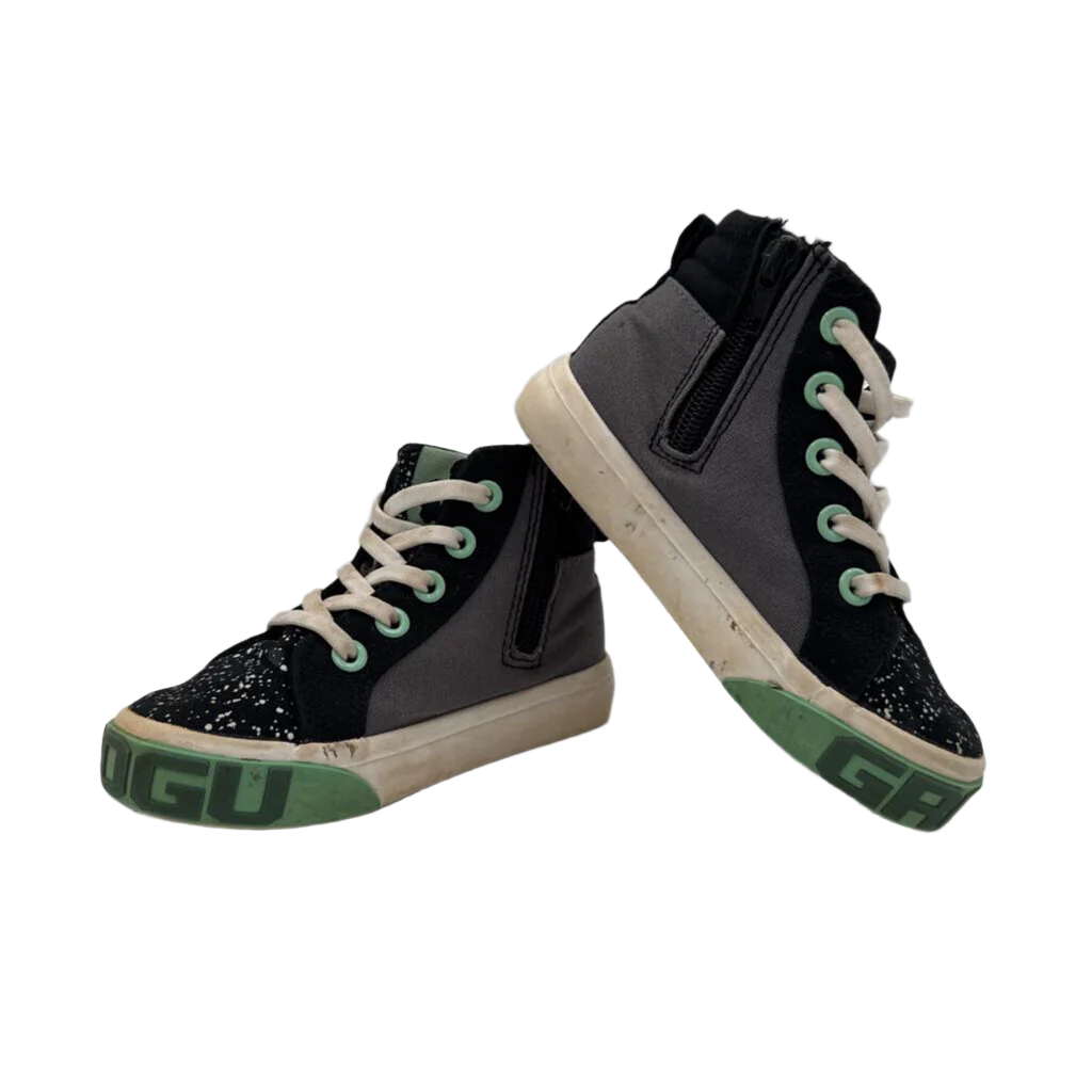 High Top Sneakers/Zip Up
