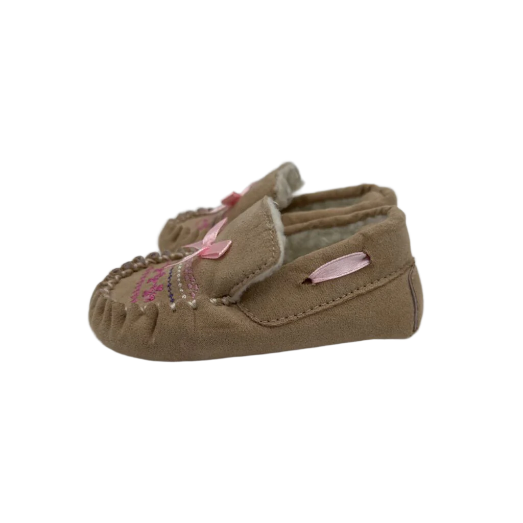 Slip on Moccasin Shoe/Pink Hearts