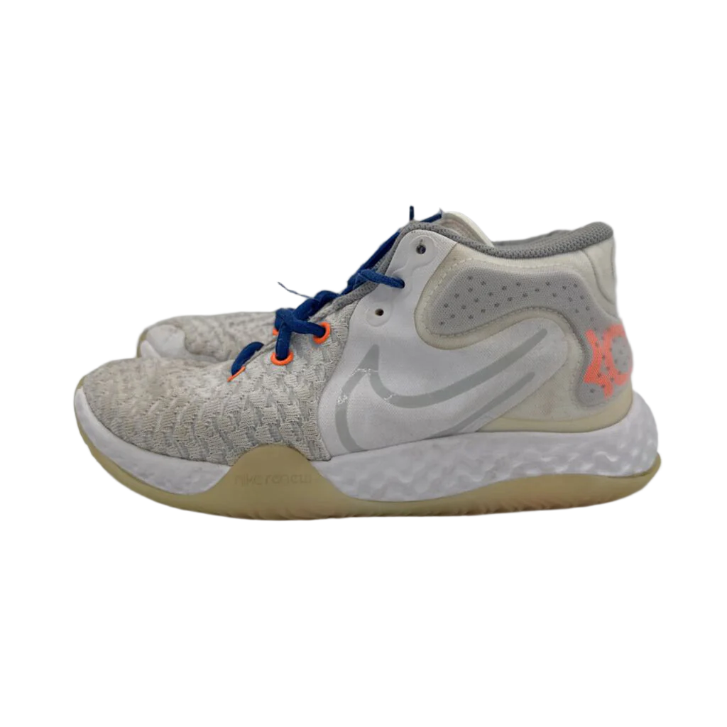 Lace Up Sneakers / Swoosh