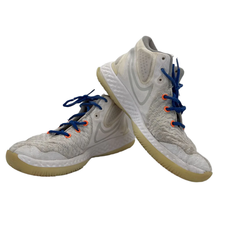 Lace Up Sneakers / Swoosh