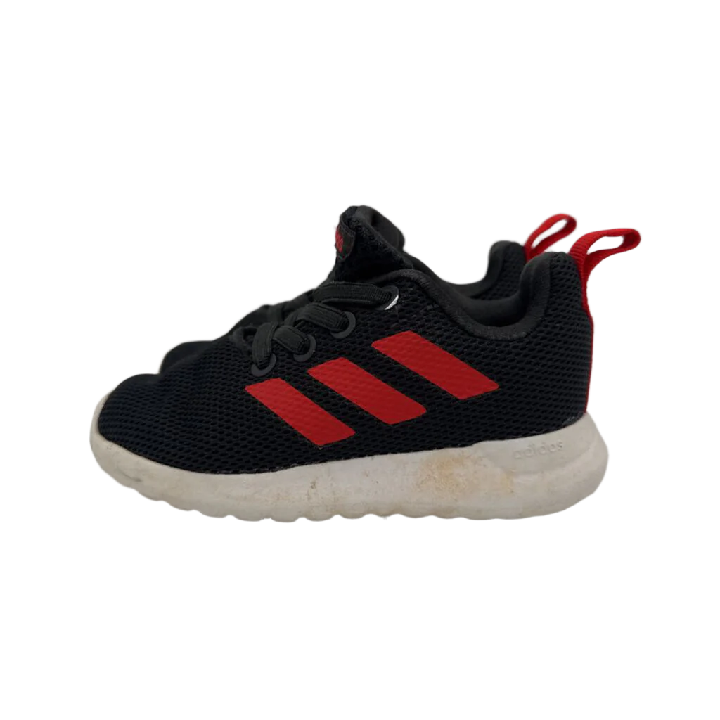 Slip On Sneakers / Red Stripes