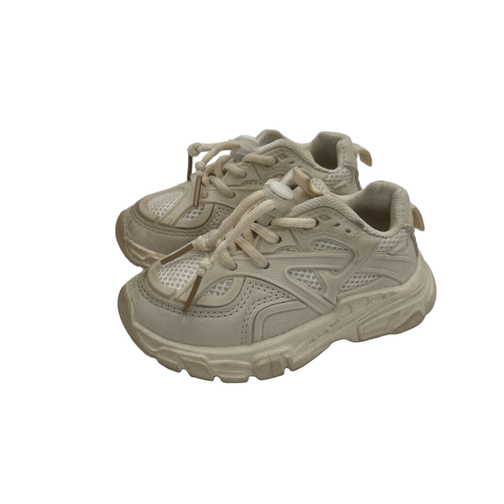 Adjustable Lace Sneakers