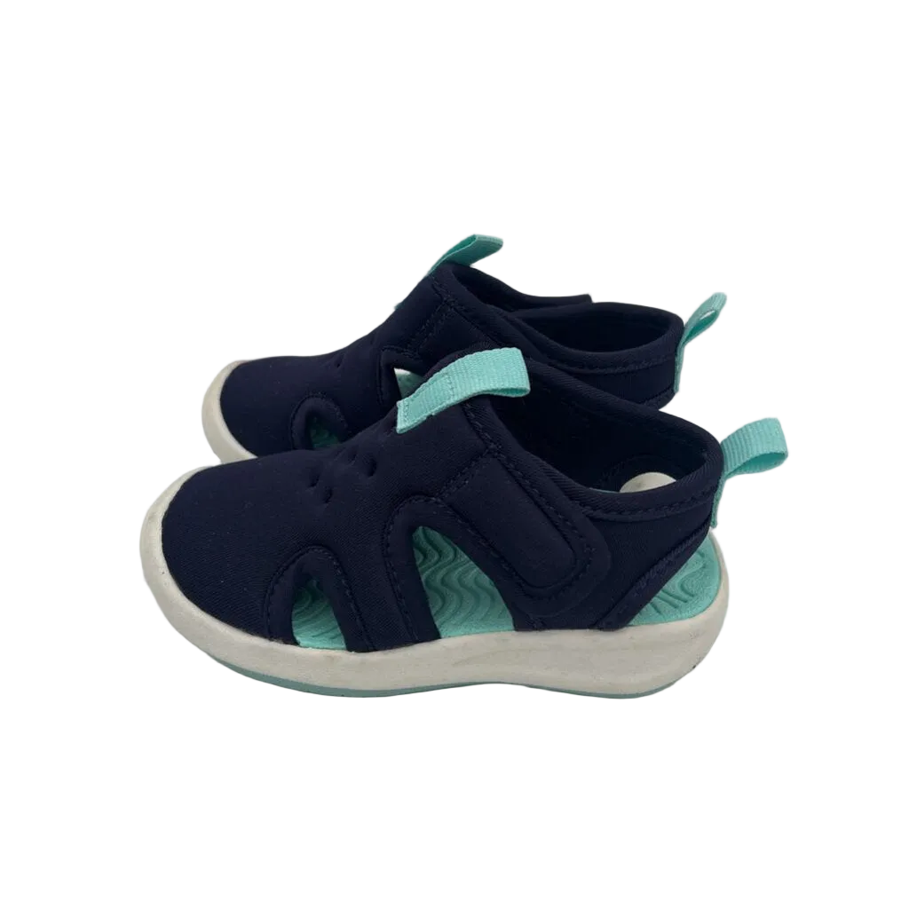 Velcro Water Sandals/Close Toed