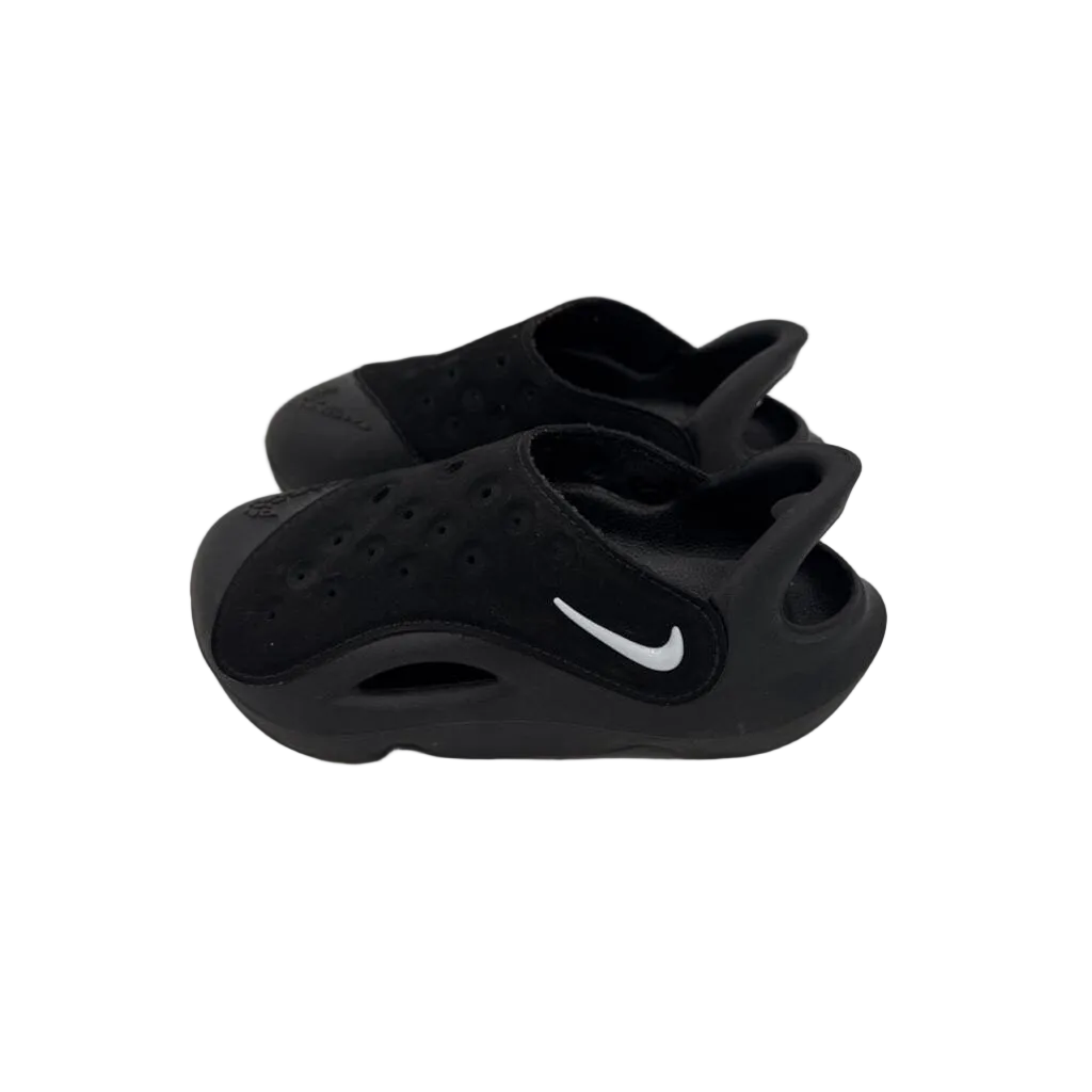 Slip on Water Shoes/Closed Toe