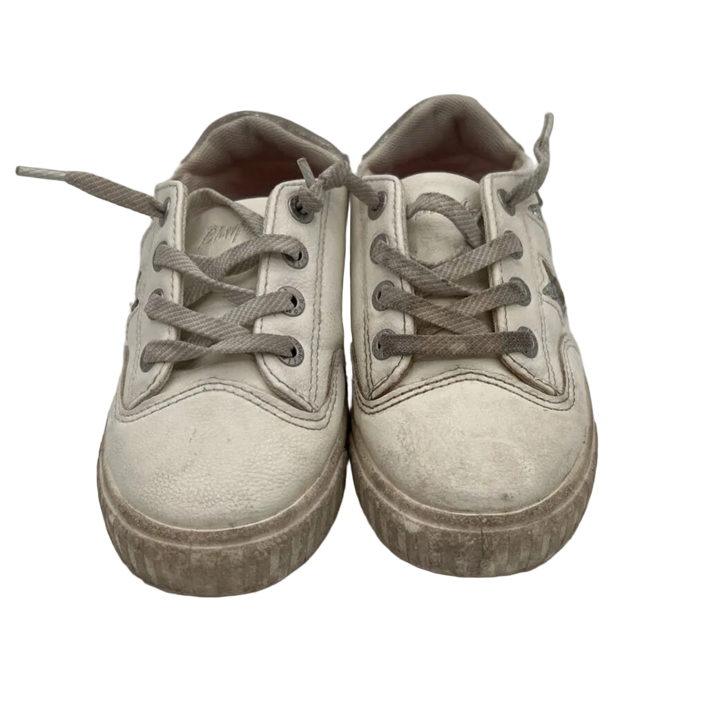 Lace Up Sneakers/Stars