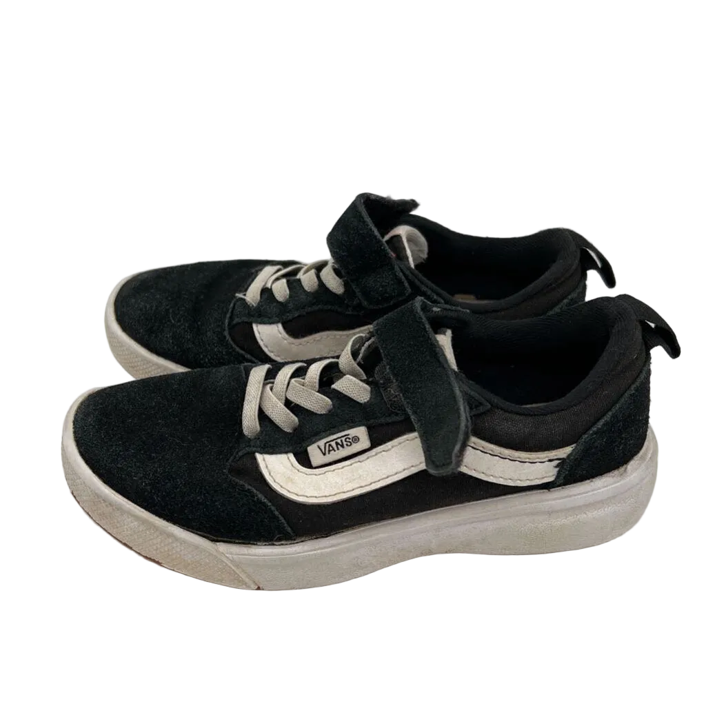 Velcro Sneakers / White Stripe