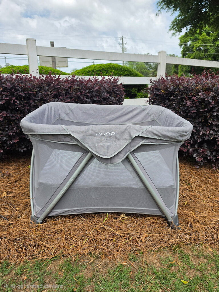 Nuna Air Travel Crib w/Travel Bag/Slight Wear