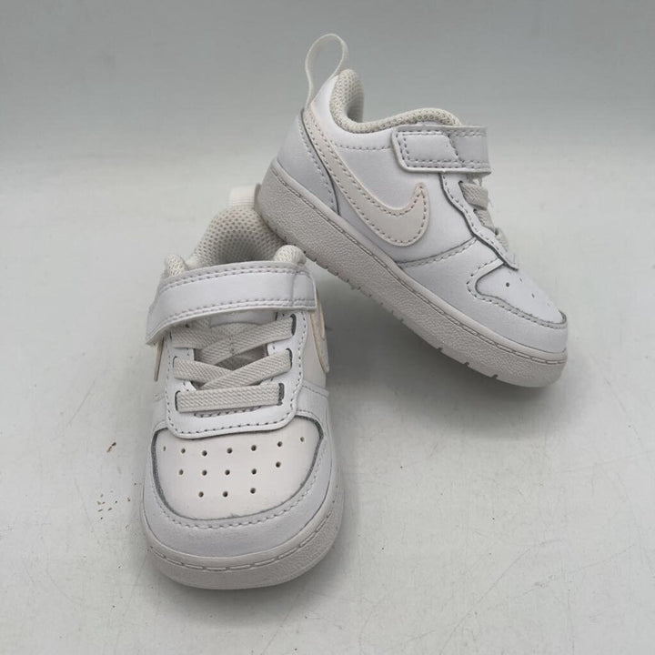 Tennis Shoes / Velcro