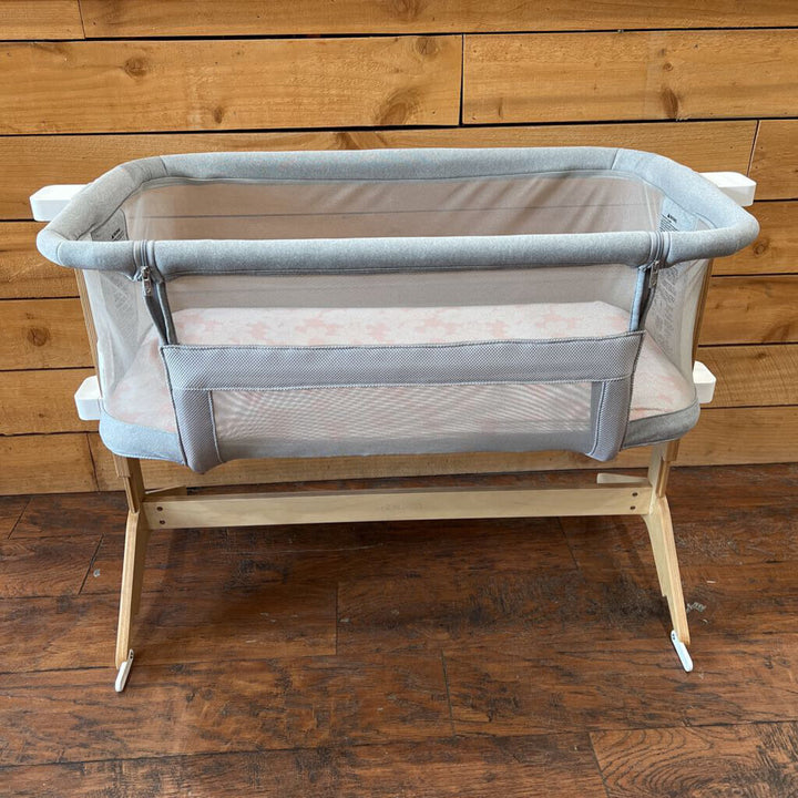 Bassinet & Bedside Sleeper with sheets