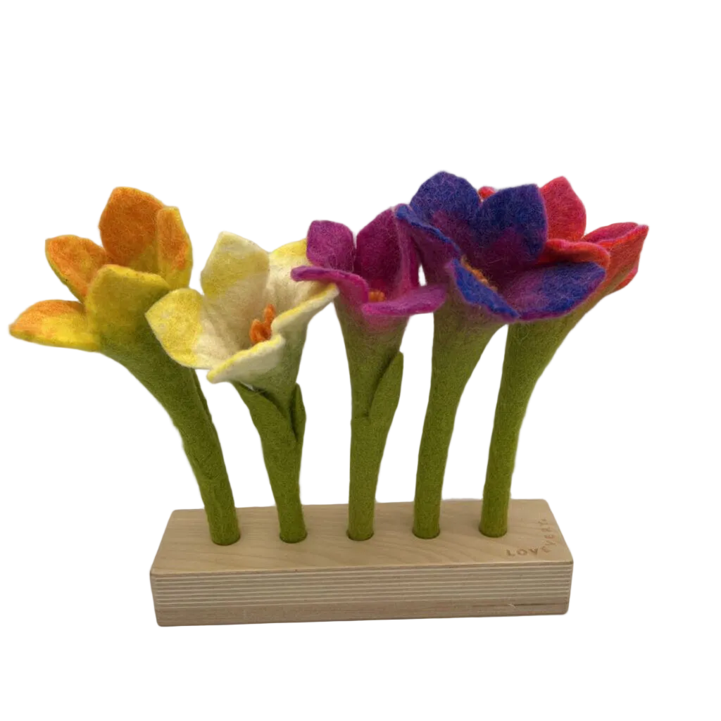 Five Felt Flowers & Wood Block