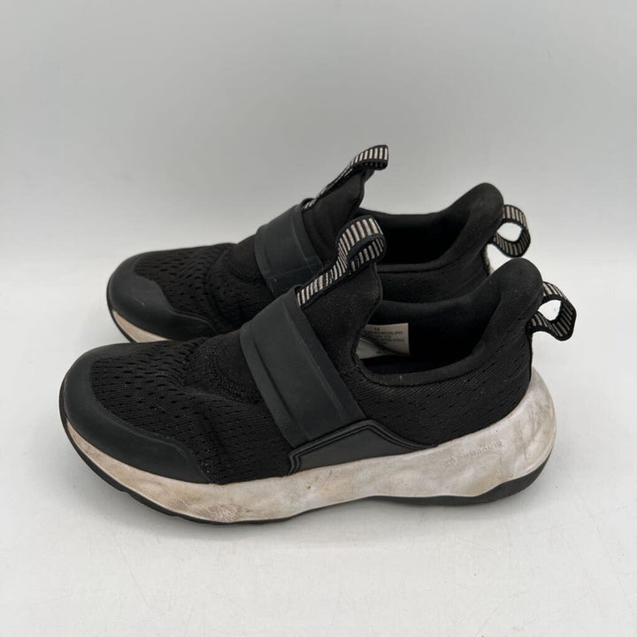 Slip on Tennis Shoes/Elastic Strap