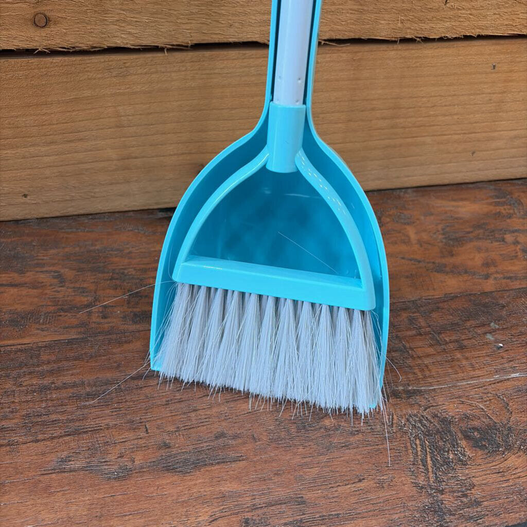 Broom & Dust Pan