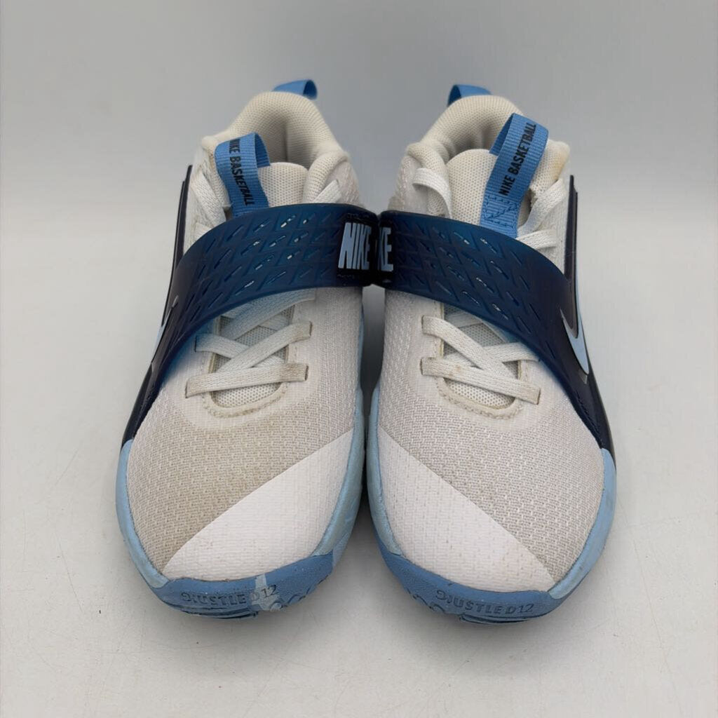 Team Hustle Basketball Sneaker