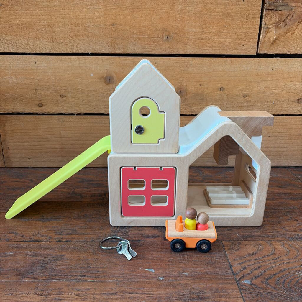 Modular Playhouse with Car
