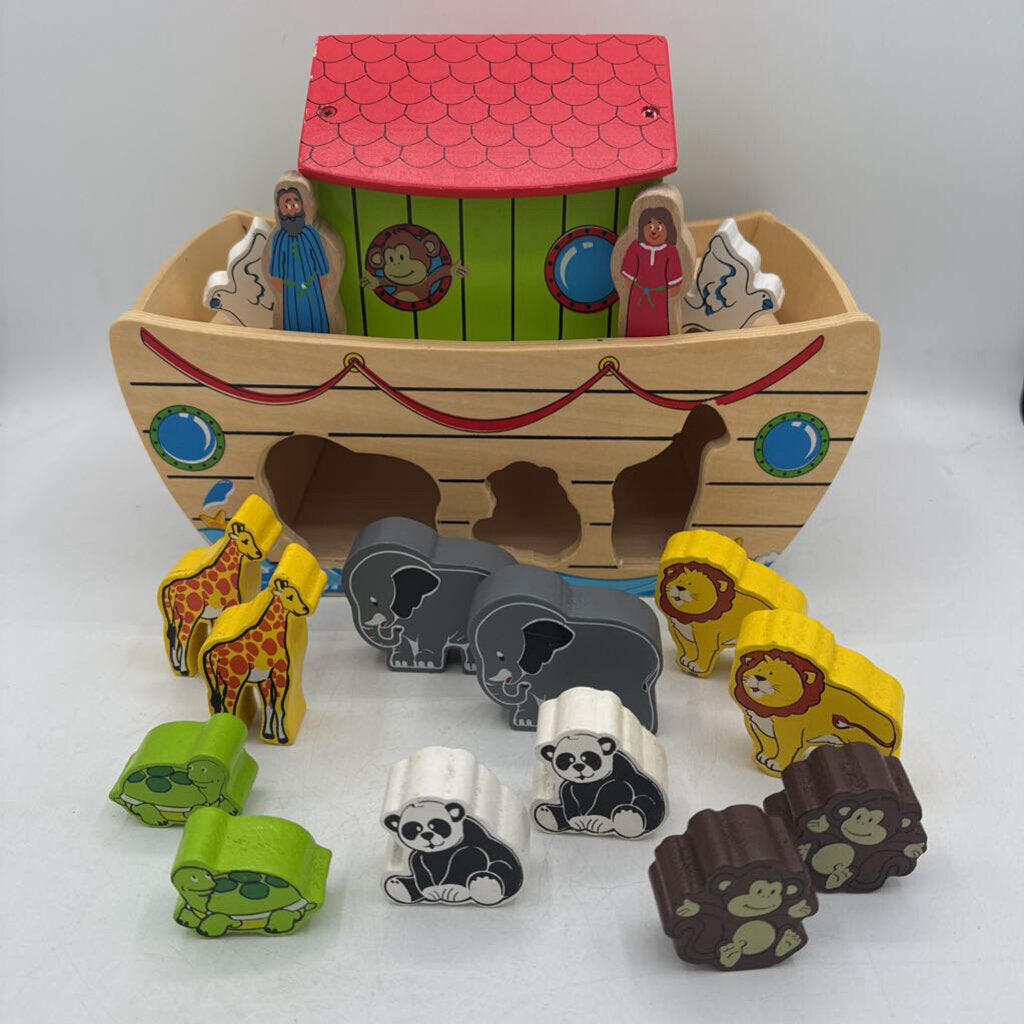 Wooden Noah's Ark/Slight Wear