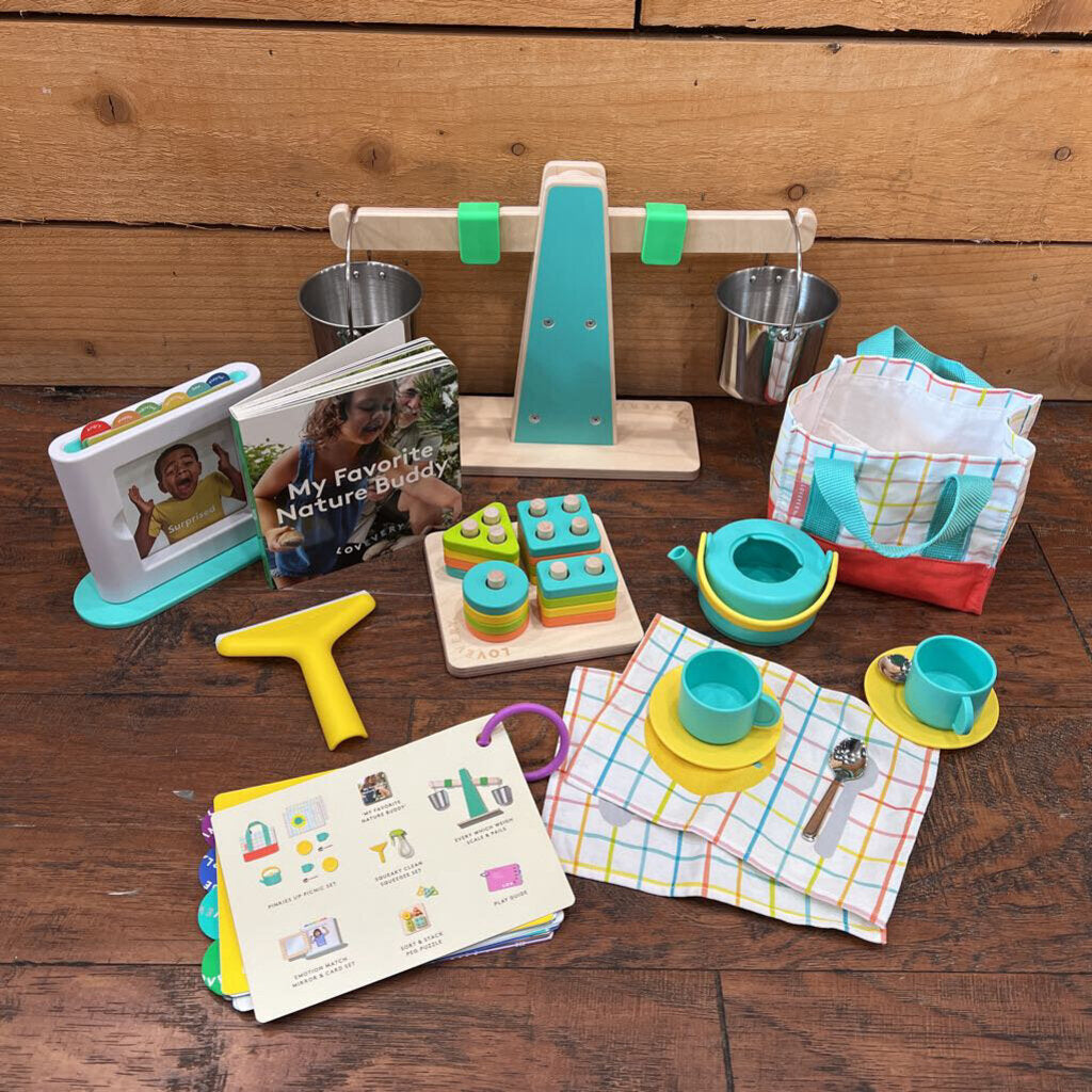 The Enthusiast Play Kit/Incomplete