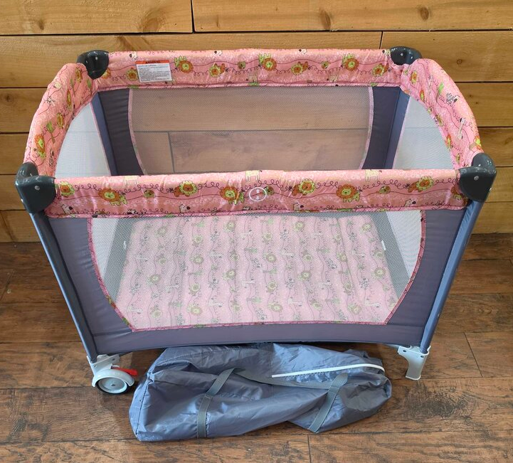 Pack N' Play/No Accessories