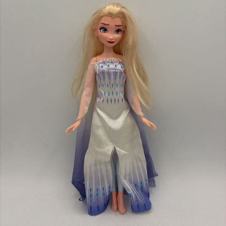 Elsa Barbie Doll: Frozen II