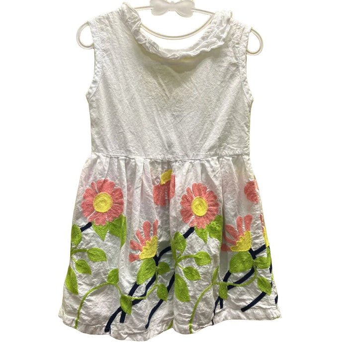 Sleeveless Dress / Embroidered Flowers